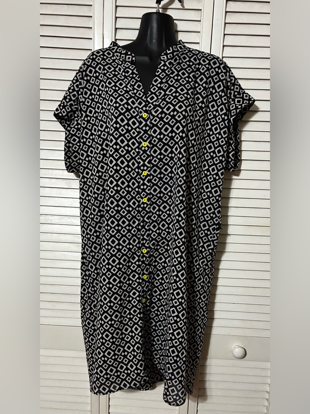 Uncle Frank Black and White Geometric Button-Down shirtdress